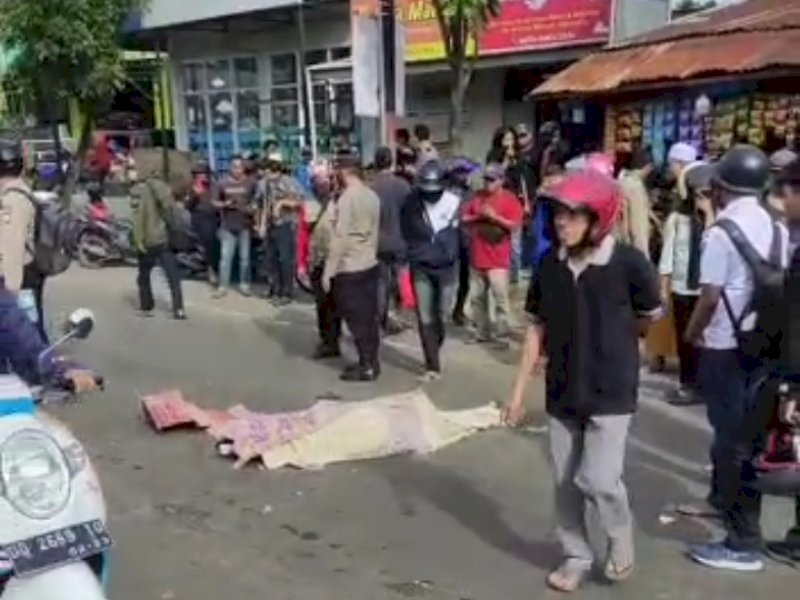 Nahas, Seorang Pemotor Tewas Usai Tabrakan dengan Mobil di Maros 