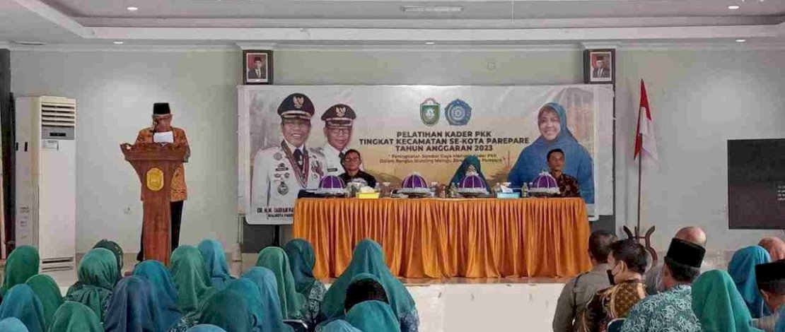 Wakil Wali Kota Parepare, Pangerang Rahim mewakili Wali Kota Parepare Taufan Pawe, menghadiri acara Pembukaan Kegiatan Pelatihan Tim Penggerak PKK Tingkat Kecamatan Soreang, di Balai Ainun Habibie, Parepare. Jumat, 24 Februari 2023.