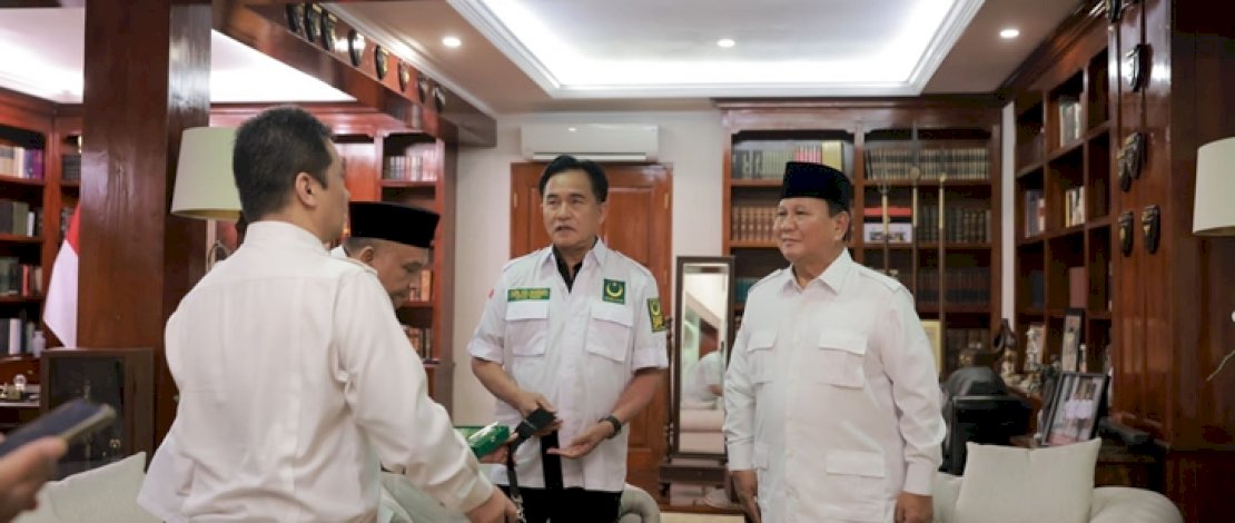 Bercandaan Serius Prabowo ke Yusril: Kalau Kali Ini Tidak Dukung Saya Kebangetan Bercandaan Serius Prabowo ke Yusril: Kalau Kali Ini Tidak Dukung Saya Kebangetan