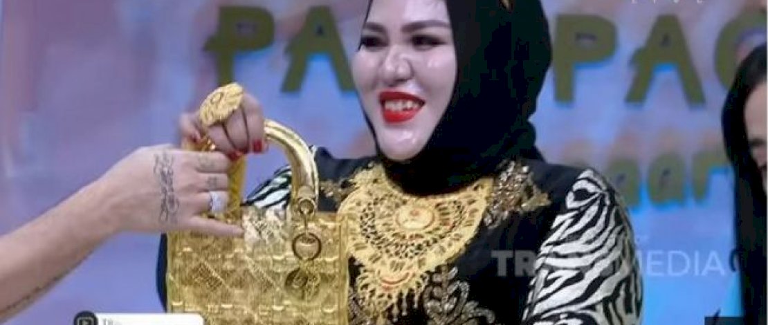 Mira Hayati yang Viral Soal Emas, Dari Biduan Menjadi Pengusaha Sukses Mira Hayati yang Viral Soal Emas, Dari Biduan Menjadi Pengusaha Sukses