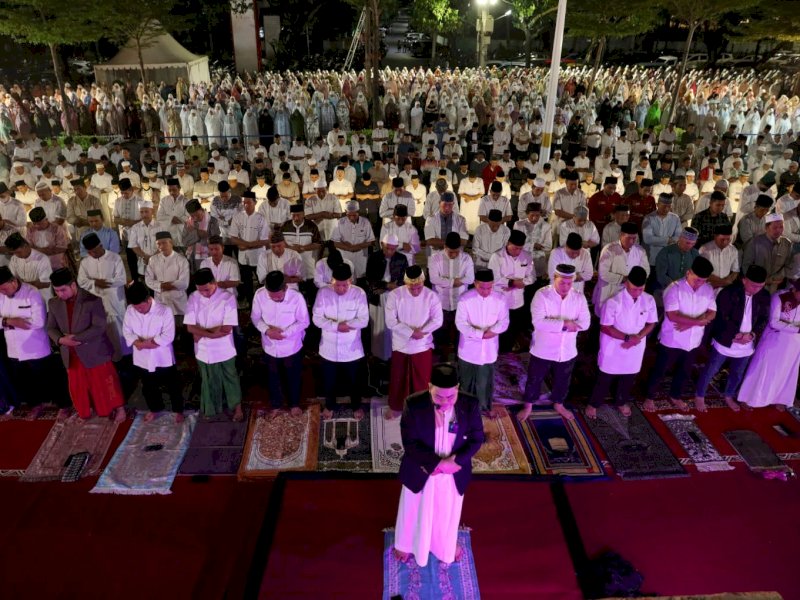 Ikut Salat Subuh, Pangdam XIV Hasanuddin Apresiasi Wali Kota Danny Pomanto