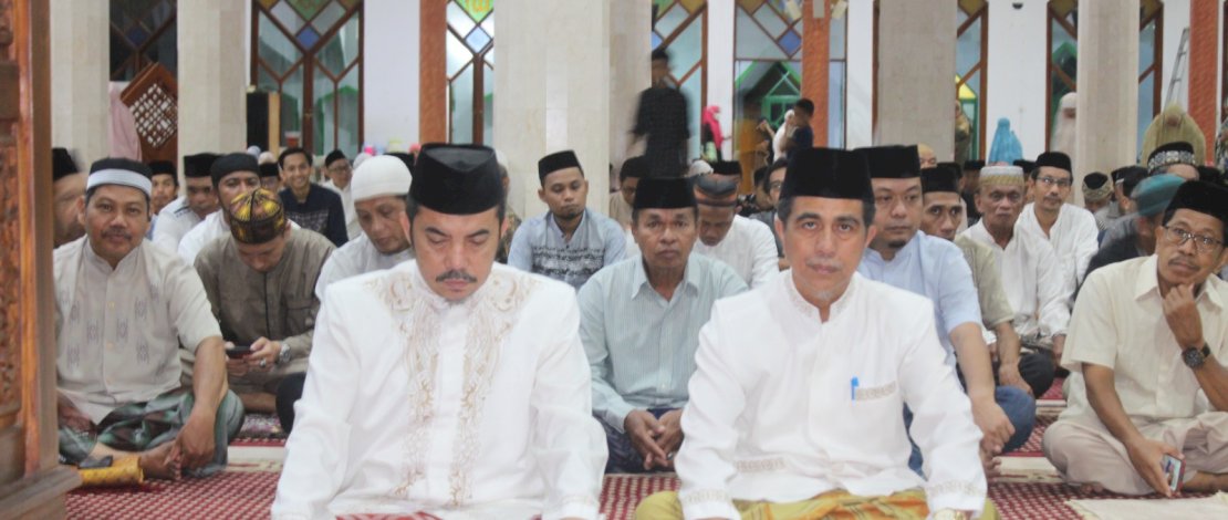 Pemerintah Kabupaten Kepulauan Selayar melakukan peringatan Nuzulul Qur'an 1444 H/ 2023 M, di Mesjid Agung Al-Umaraini Benteng, Jumat malam, 7 April 2023.