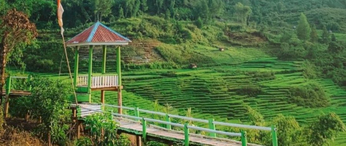 Keindahan alam Desa Rinding Allo.