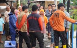 Mario David Turun Langsung Evakuasi dan Bantu Korban Banjir-Angin Puting Beliung