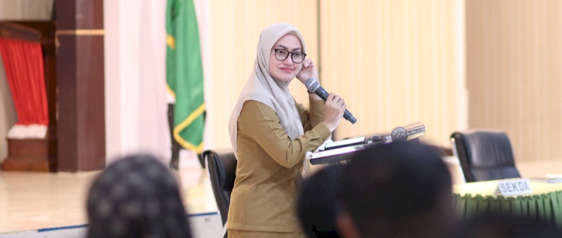 Bupati Luwu Utara, Indah Putri Indriani, saat membuka Rakor PPID Pelaksana dan SP4N-LAPPOR!, Senin, 10 April 2023 lalu.  