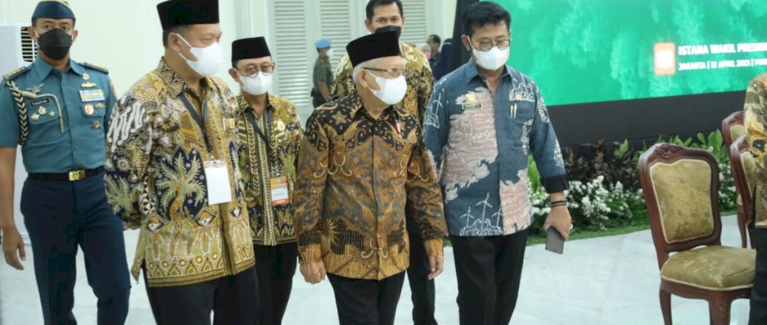 Mentan SYL saat mendampingi Wapres Maruf Amin dalam pengukuhan pengurus Gabungan Pengusaha Kelapa Sawit Indonesia (Gapki) di Istana Wakil Presiden, Jakarta.