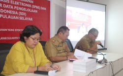 Asisten Pemerintahan - Kepala Diskominfo SP Selayar Komitmen Percepat SPBE