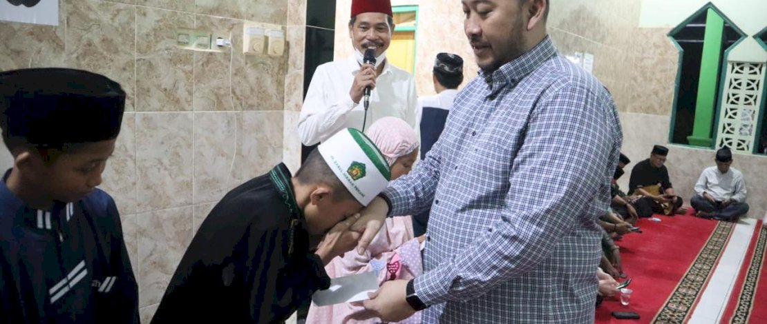 Camat Panakkukang, Andi Pangerang Nur Akbar, memimpin rombongan Safari Ramadan bersama Tripika Kecamatan Panakkukang, Kamis malam, 13 April 2023.