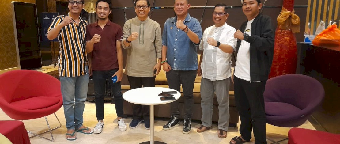 Badan Pengurus Wilayah (BPW) Kerukunan Keluarga Luwu Raya (KKL-Raya) Provinsi Sulawesi Selatan (Sulsel), menggelar buka puasa bersama di Hotel Remcy, Makassar.