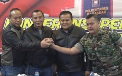 Potret Salam Komando Pangdam dan Kapolda Usai Penyerangan Pos Lantas-Kantor Polisi di Makassar