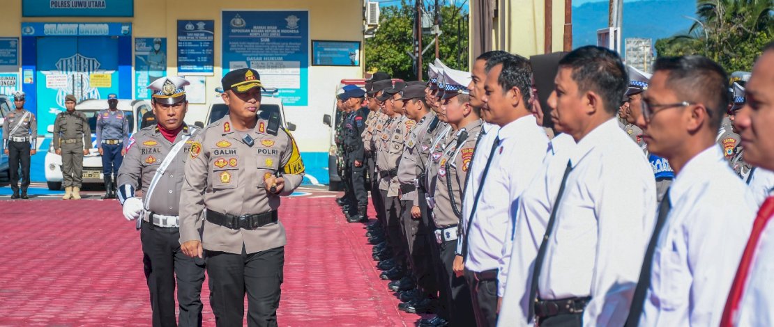Apel Gelar Pasukan Operasi Ketupat 2023, di Pelataran Mako Polres Luwu Utara Senin, 17 April 2023. Apel Gelar Pasukan Operasi Ketupat 2023, di Pelataran Mako Polres Luwu Utara Senin, 17 April 2023.