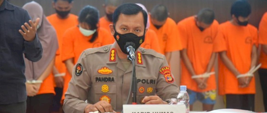 Polisi Hentikan Penyidikan Tiktokers Bima yang Kritik Lampung "Dajjal" Polisi Hentikan Penyidikan Tiktokers Bima yang Kritik Lampung "Dajjal"