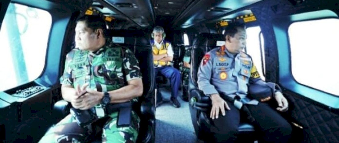 Kapolri Jenderal Listyo Sigit Prabowo, Panglima TNI Laksamana Yudo Margono, dan Menteri Perhubungan (Menhub) Budi Karya Sumadi, melakukan peninjauan arus mudik di Jalan Tol Jakarta-Merak hingga Pelabuhan Bakauheni, Kamis, 20 April 2023.