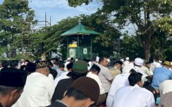 Ratusan Jemaah Muhammadiyah Perdos Unhas Khusyuk Gelar Salat Idul Fitri