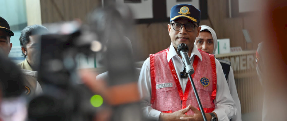 Menhub Diperiksa KPK 10 Jam Soal Dugaan Suap Pembangunan Jalur Kereta Api Menhub Diperiksa KPK 10 Jam Soal Dugaan Suap Pembangunan Jalur Kereta Api