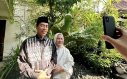 Beda Lokasi Lebaran, Jokowi Silaturahmi dengan Ma'ruf Amin Via Video Call 