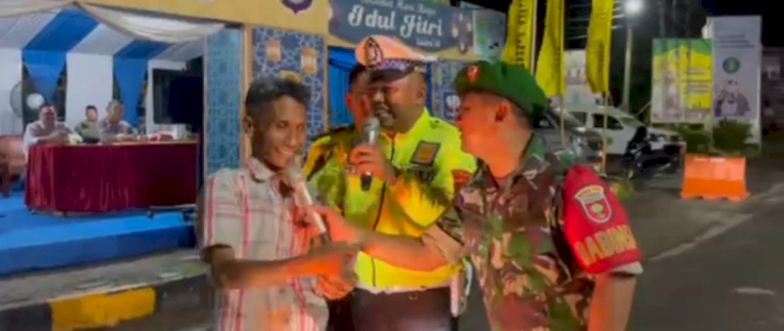 Polres Pinrang bagi-bagi hadiah kepada para pemudik yang tahu aturan lalu lintas dan membawa SIM serta STNK. Polres Pinrang bagi-bagi hadiah kepada para pemudik yang tahu aturan lalu lintas dan membawa SIM serta STNK.
