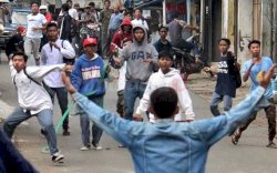 Warga Makassar Dibacok Saat Tawuran Usai Salat Ied