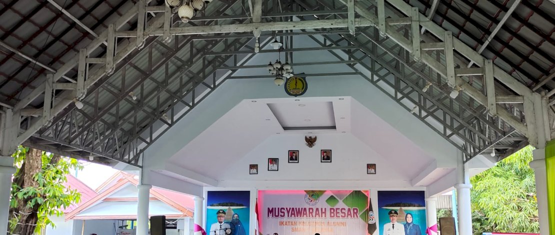 Musyawarah Besar (Mubes) Ikatan Keluarga Alumni (IKA) SMAN 1 Selayar, digelar di Pendopo Dewan Kerajinan Nasional Daerah (Dekranasda) Kabupaten Kepulauan Selayar, Senin, 24 April 2023.