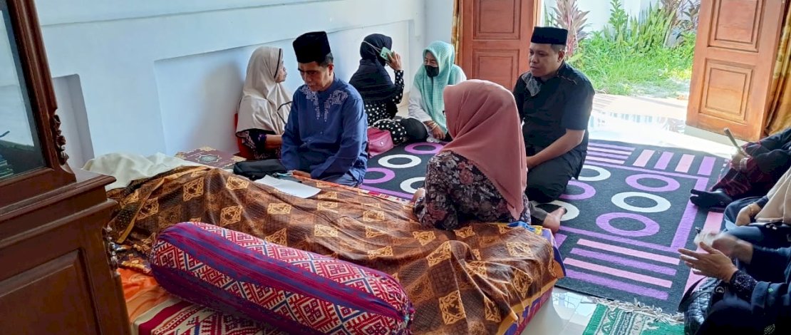 Wakil Bupati Saiful Arif menyempatkan diri melayat, Senin, 24 April 2023.