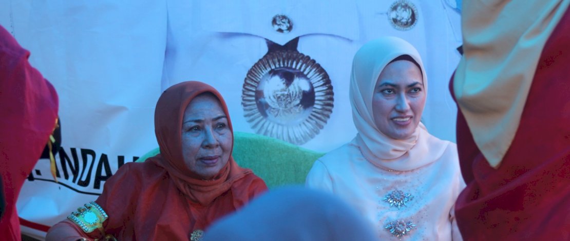 Indah Putri Indriani saat meresmikan Rumah Adat Kombong Pitu Masapi, di Desa Sepakat, Kecamatan Masamba, Selasa, 25 April 2023.