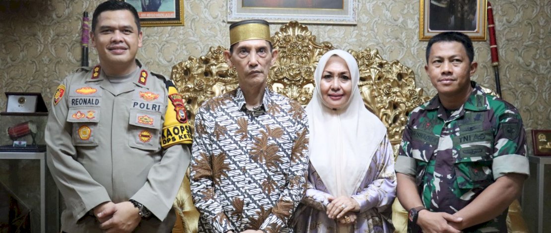 TNI dan Polri Silaturahmi ke Raja Gowa