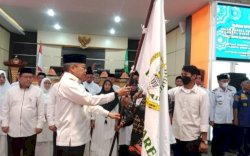 Lepas Kafilah Menuju STQH, Taufan Pawe Ingatkan Jaga Nama Baik Daerah