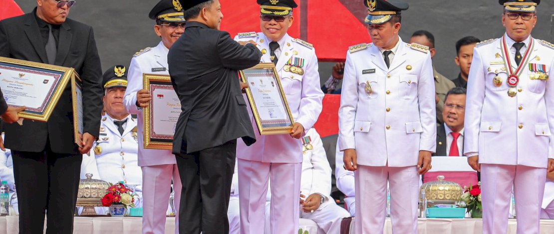 Kinerja Pemkot Parepare Masuk Tertinggi Secara Nasional, Mendagri Tito Berikan Penghargaan Untuk Taufan Pawe