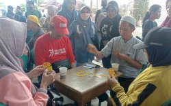 Kalahkan Pasangan Kepala PD, ASN Distan Juara 1 Lomba Domino Campuran