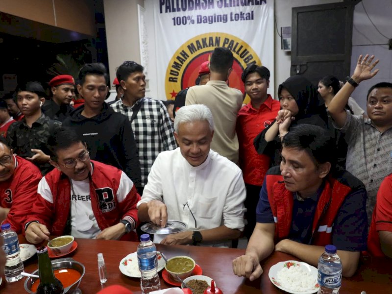 Bertandang ke Makassar, Ganjar Pranowo Makan Pallubasa hingga Motivasi Kader PDIP Sulsel