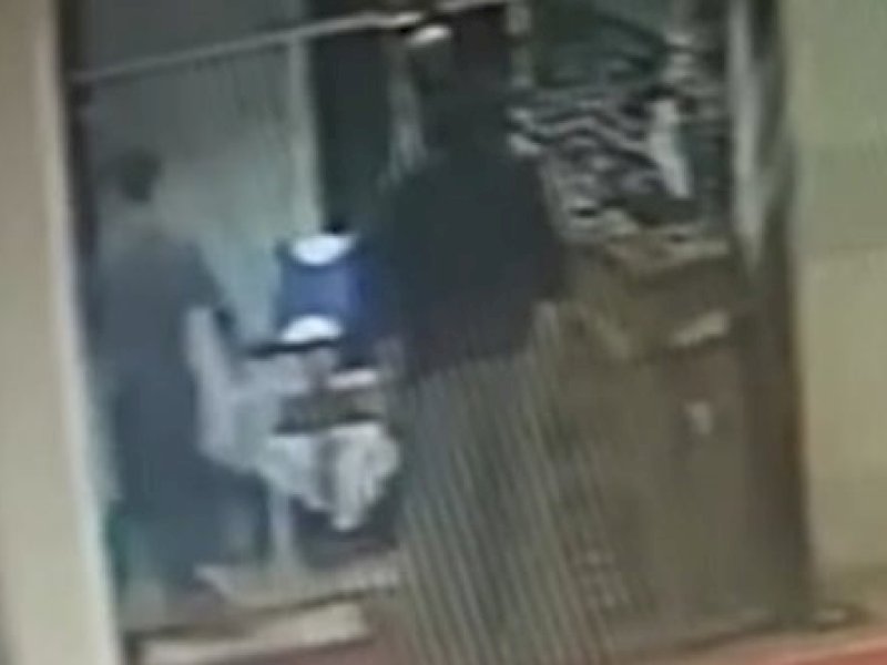 WNA Asal Australia Dideportasi Karena Ludahi Imam Masjid Bandung