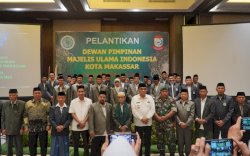 Prof Najamuddin Kukuhkan Pengurus MUI Kota Makassar