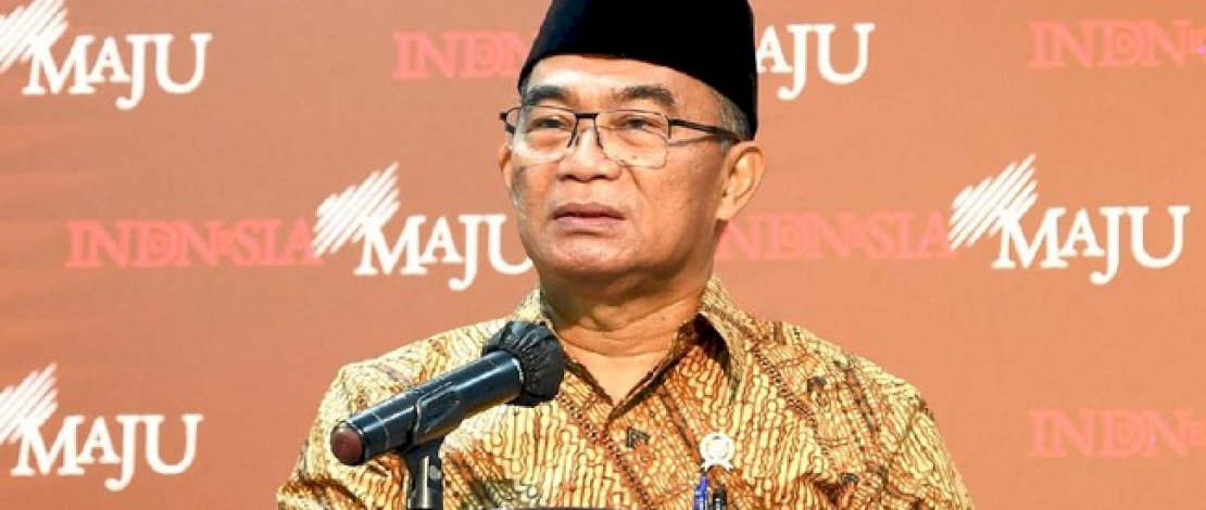 Jokowi Tunjuk Muhajir Effendy Jabat Plt Menteri Sosial Jokowi Tunjuk Muhajir Effendy Jabat Plt Menteri Sosial