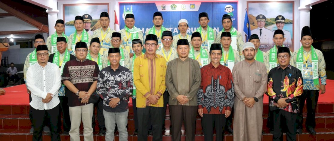 Bupati dan Wakil Bupati Selayar berfoto bersama Dewan Hakim STQH XXXIII.