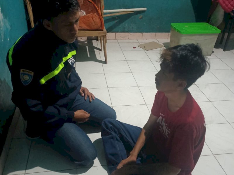 Tak Diberi Motor, Anak Ini Nyaris Tikam Orangtuanya 