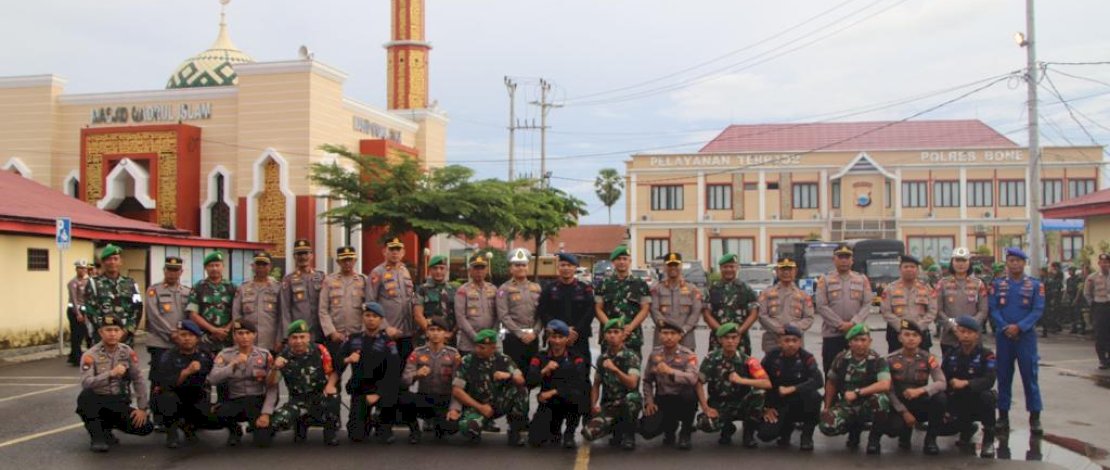 Perkuat Sinergitas, TNI - POLRI di Bone Gelar Apel Gabungan Perkuat Sinergitas, TNI - POLRI di Bone Gelar Apel Gabungan