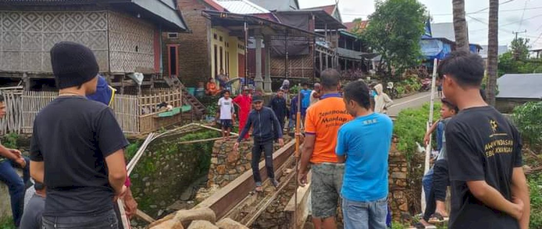 Terancam Ambruk, Pemda Jeneponto Tak Kunjung Perbaiki Jembatan Penghubung Desa 
