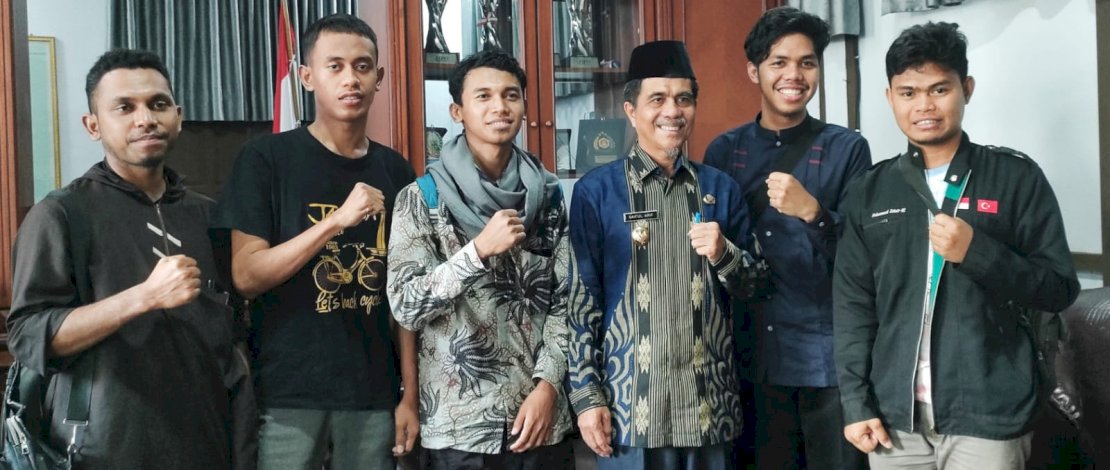 Mahasiswa International University of Africa (IUA) yang berhasil dievakuasi dari wilayah konflik bersenjata, Sudan, tiba kembali di Benteng, Ibu Kota Kabupaten Kepulauan Selayar.