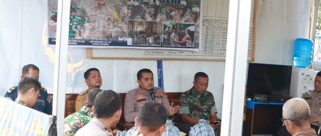 Kompak, TNI-POLRI di Bulukumba Gelar Jum'at Curhat Bersama Warga