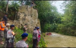 Belum Ditemukan, Tim Sar Terus Mencari Korban Hanyut di Sungai Bone