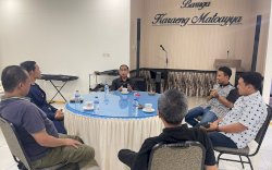 Sesama Alumni Unhas, Rudianto Lallo dan Sektretaris Dubes Kazakhstan Saling Puji