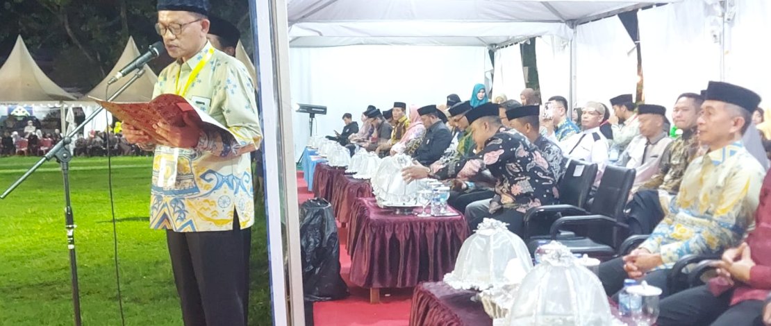 Koordinator Dewan Hakim STQH XXXIII,
K.H. Syam Amir Yunus, SQ membacakan pengumuman juara lomba STQH Tahun 2023.