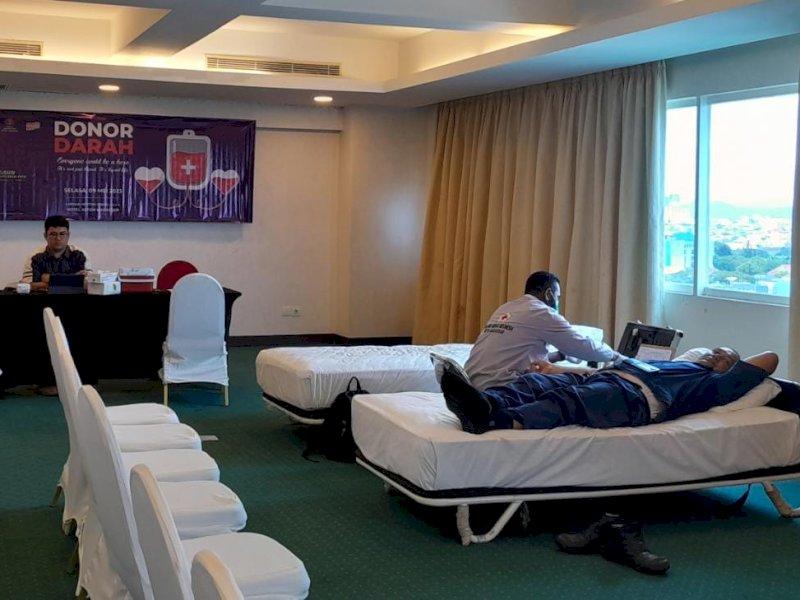 Sambut Ulangtahun ke-11, Aston Makassar Gelar Donor Darah