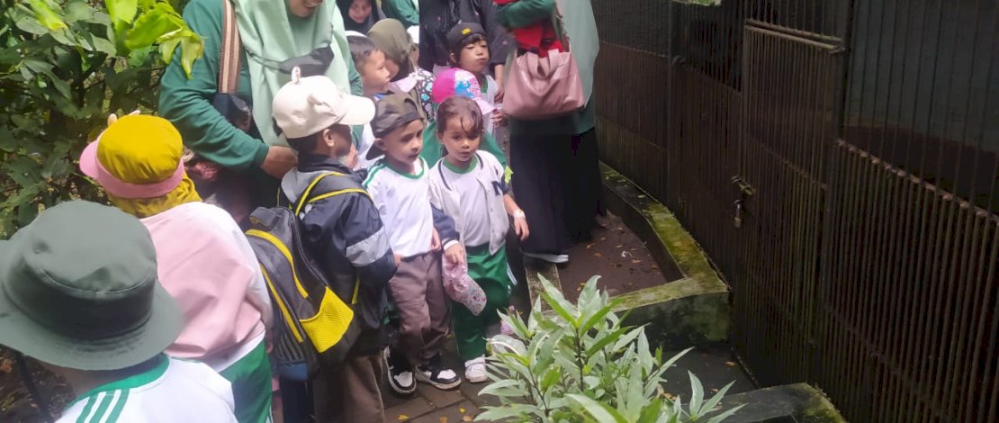 Kunjungan TK Islam Athirah ke kebun binatang