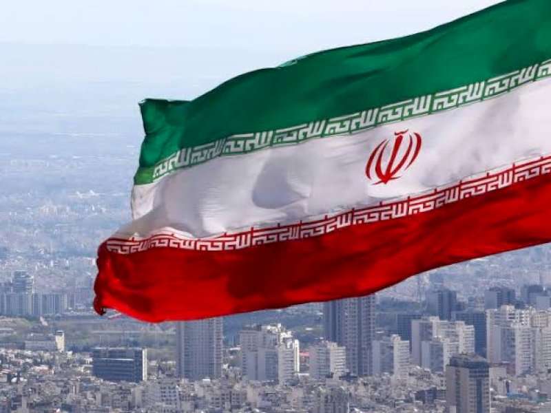 Dua Pria Penghina Al Qur'an di Iran Digantung dan Dibakar