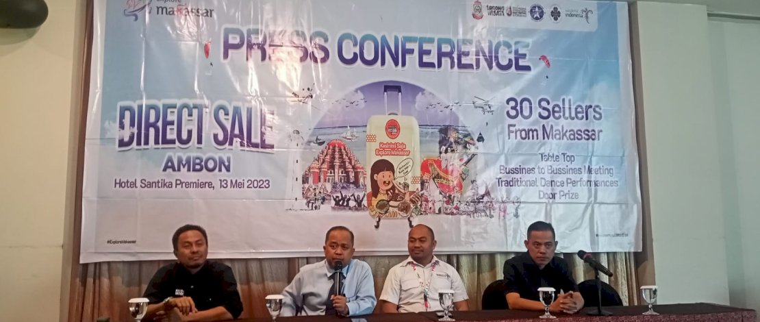 Direktur F8 Wawan, Ketua PHRI Sulsel Anggiat Sinaga, Ketua DPD ASITA Sulsel Didi Leonardo dsn Kepala Dinas Pariwiata Makassar Muhammad Roem, Direktur F8 Wawan, Ketua PHRI Sulsel Anggiat Sinaga, Ketua DPD ASITA Sulsel Didi Leonardo dsn Kepala Dinas Pariwiata Makassar Muhammad Roem,