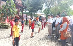 Siswa SMA Islam Athirah Bukit Baruga Belajar Bersama Karaeng Patoto di Balla Barakka