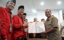 PDIP Daftarkan 85 Bacalegnya ke KPU Sulsel, Termuda Berusia 22 Tahun