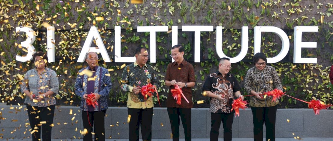 Wali Kota Makassar Moh Ramdhan Pomanto secara langsung meresmikan Rooftop 31 Altitude Sudirman Suites, Jumat, 12 Mei 2023.