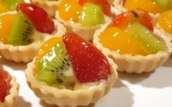 Pie Buah Mini, Si Manis Renyah yang Bikin Weekend Makin Semangat! 